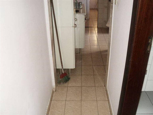 Imagem 21 de 30 de Bem Perto Da Praia Num Terreno De 5 X 25 Com Duas Vagas De Garagem - Hm663