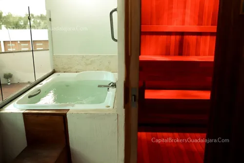 Casa En Venta Con Alberca En Balcones De La Calera