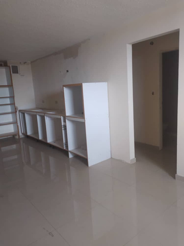 Imagen 3 de 12 de Apartamento En Obra Limpia Cr Terrazas Del Roraima Ii