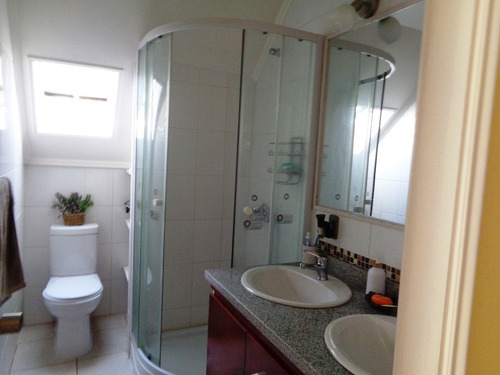 Impecable Amplia Y Cómoda, Av. A Peralta, P.11 Villa Alemana