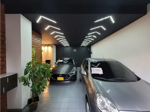 Local 075 Centro Automotriz