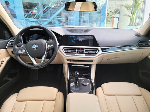 BMW Serie 3 3.0 330i Sedan Sport Line 252cv
