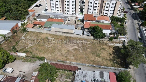 Terreno En Venta Barrio Sucre  Maracay 23-3157 Dc