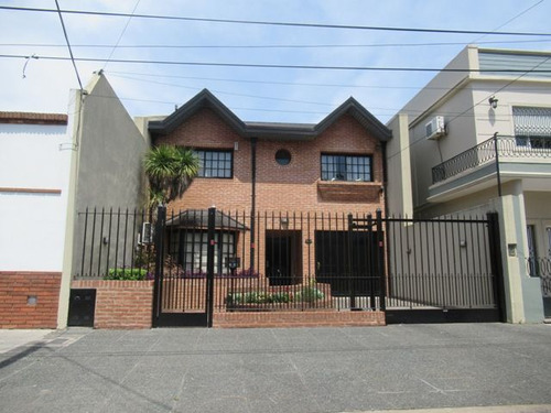 Casa En Venta En Caseros