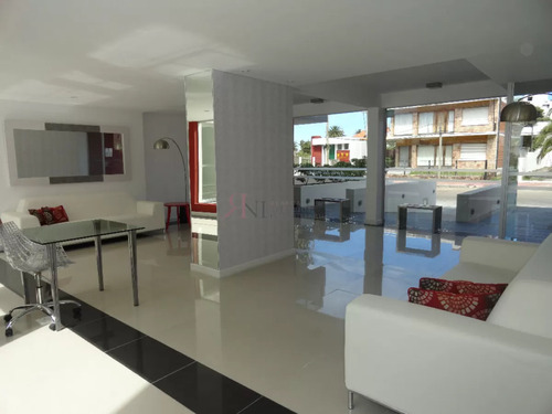 Edificio Nuevo Proximo Al Puerto Y A 3 Cuadras Del Faro