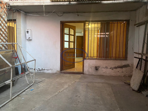Inversionista. Casa Con 8 Dormitorios, Local + Botillería.