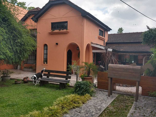 Hermosa Casa Quinta En Villa Udaondo.