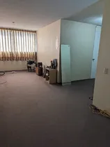 Comprar Departamento En 1er Piso En El Conocido Condominio Alcazar 310 + Estacionamiento Techado