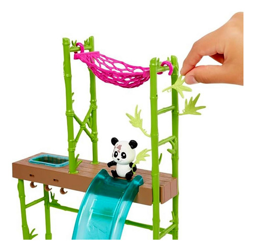 Playset Conjunto Boneca Menina Barbie Morena Oriental Profissões Veterinária - Resgate Dos Pandas Com Acessórios E Mini Pet Animal - Boneco Pandinha Muda De Cor Banho Panda Sujo - Mattel Brinquedos
