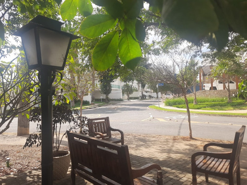 Sobrado 3 Suítes Mobiliado, Com Piscina, Sauna E Academia - Condomínio Fechado