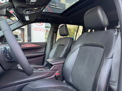 Jeep Grand Cherokee ALTITUDE V6 4X2
