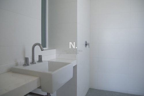 Departamento A Estrenar Con Agradable Vista.- Ref: 4484