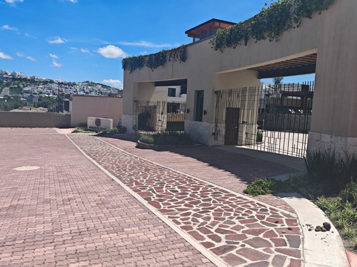 Ubicación Privilegiada En El Municipio De Corregidora Cercano A El Santuario De Schoesntantt, Casas Nuevas Con Magnificas Amenidades. Hay 3 Modelos Con Iluminacion Y Funcionalidad Aprovechado Cada E