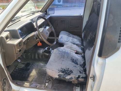 Imagen 10 de 12 de Mitsubishi L200 1998 2.5 Gl S/cab 4x2