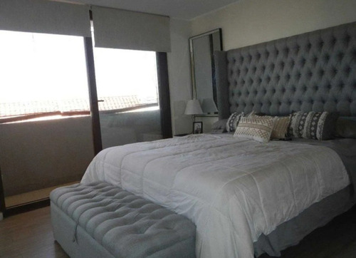 Casa En Venta De 3 Dorm. En Peñalolén