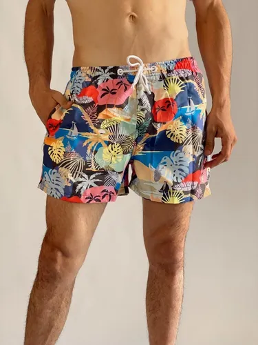Short de baño corto hombre sale