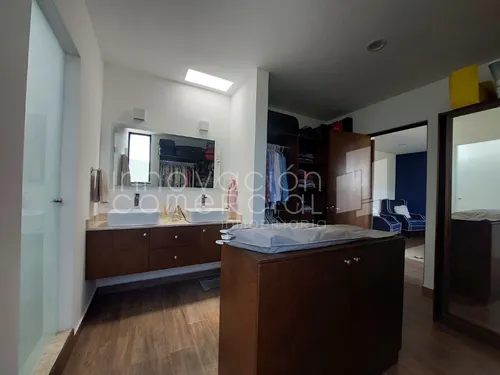 Casa En Renta En Altozano, Con 4 Recámaras, 4 Baños Y Fire Pit