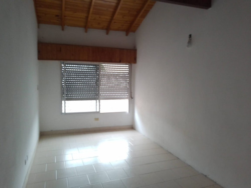 Venta Departamento De 3 Ambientes Amplios Con Patio En Moron ( No Haedo No Castelar No Ituzaingo)