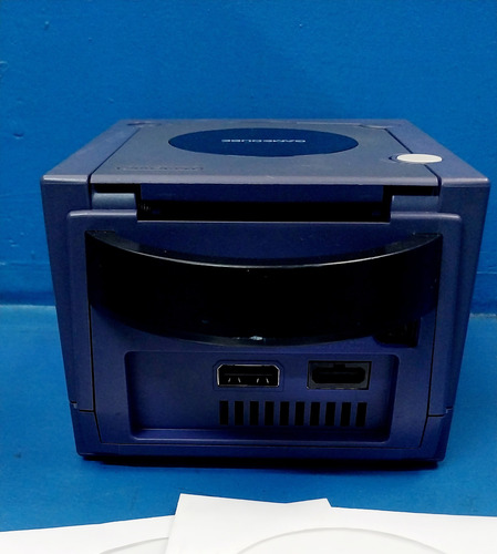 Nintendo Gamecube Color Índigo + 2 Juegos De Fifa Morado