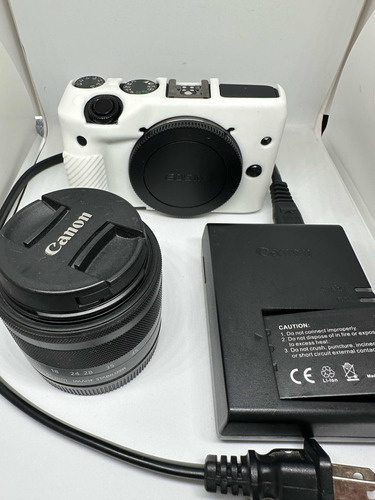 Canon Eos M3 + Extras