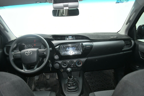 Imagen 10 de 15 de Toyota Hilux 2019 2.7 Sr Doble Cabina Mt
