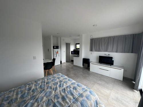 Departamento En Alquiler Amoblado 1 Y 37.