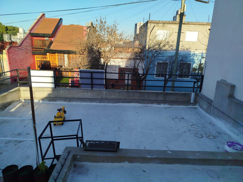 Casa En Venta - 2 Dormitorios 3 Baños - Cochera - 143mts2 - Villa Ballester