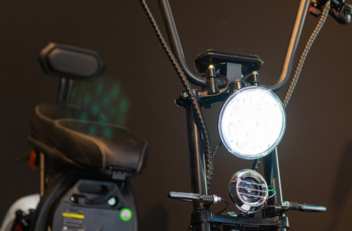 Imagem 2 de 8 de Scooter Eletrica Mob 3000