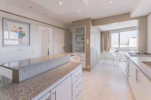 Imagen 11 de 23 de Excelente Triplex Pisos 17,18 Y 19 Con Terraza Propia, Vistas A La Ciudad Y Al Rio.