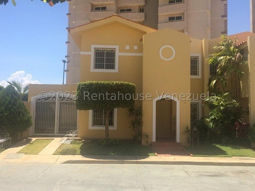 Townhouse En Venta Milagro Norte Mls #24-17374 Lp