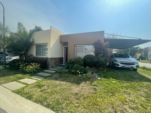Imagen 2 de 12 de Venta- Casa Y Dúplex Unificados Los Robles ! Se Venden Juntos O Separados