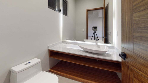 Imagen 12 de 14 de Casa C/3 Cuartos, 4 Baños Compl. Y 1 Medio Baño, 2 Cocheras