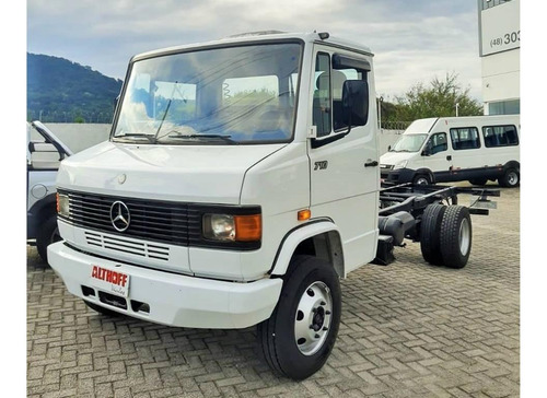 Mercedes-benz 710 Chassi 2011