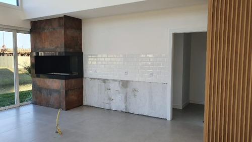 Imagem 13 de 29 de Casa À Venda Em Capão Da Canoa - Ca01135 - 68111258