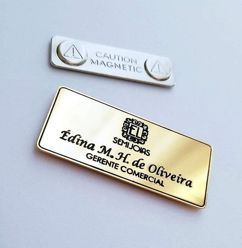 Imagem 5 de 7 de Broche Personalizado Com Imã Novidade