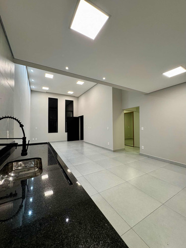 Linda Casa Térrea Com 3 Dormitórios