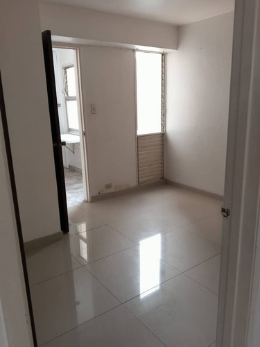 Imagen 6 de 13 de Apartamento En Montalban I