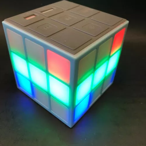 Bocina Forma Cubo Rubik Speaker