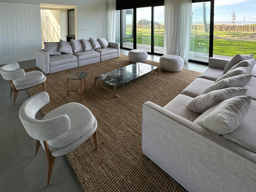Casa En Venta Primera Linea Al Mar Punta Del Este (ref: Bpv-10119)