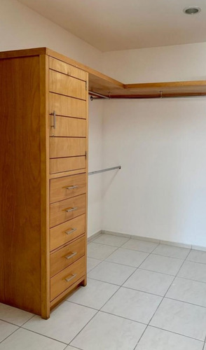 Venta De Casa En Centro Sur, Claustros Del Sur, 4 Recamaras, 4.5 Baños, Jardín