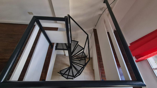 Imagen 3 de 7 de Ph Venta 2 Ambientes Duplex Entrada Independiente Luminoso Chacarita Colegiales