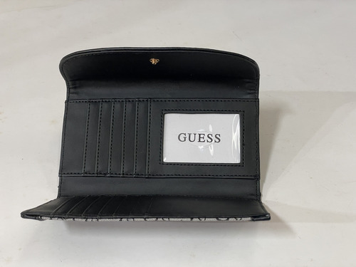 Diseño de tela Guess Gray modelo Sg905351 con anagrama de la marca