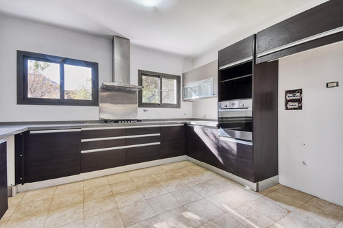 Imagen 15 de 30 de Moderna Casa A La Venta En Solares Del Talar