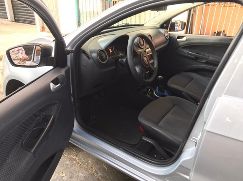 Imagem 4 de 11 de Volkswagen Voyage 2015 1.0 Trendline Total Flex 4p