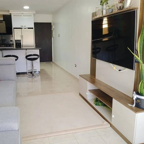 En Venta Apartamento Remomdelado En El Rincon Naguanagua Con Pozo, 233641 Ar