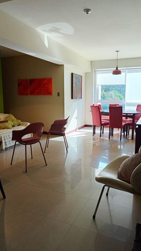 Alquiler De Apartamento Con Planta 100, Edificio Alta Vista. Jgcs