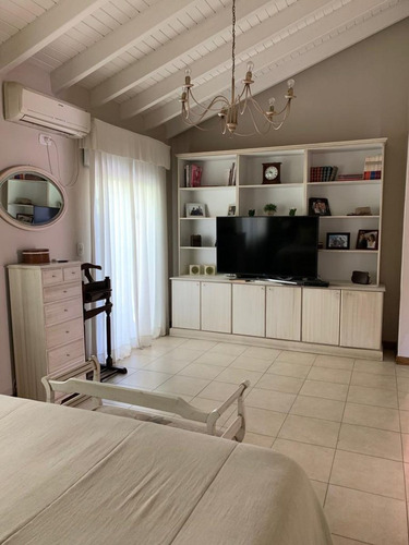 Casa A La Venta En Club De Campo Guaymallen