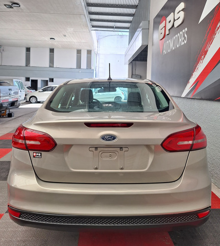 Ford Focus III 1.6 Sedan S