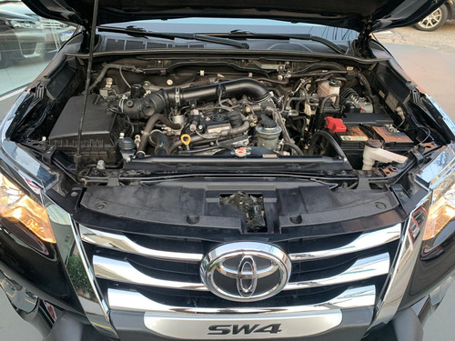 Toyota Hilux SW4 SRV 4x2 2.7 Flex 16V Aut. (7 lugares)