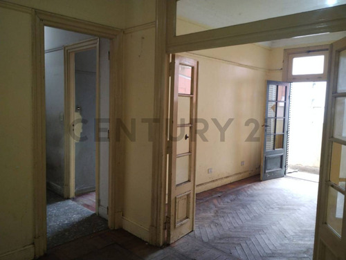 Venta De Departamento 4 Ambientes En La Boca, Capital Federal